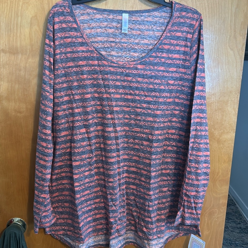 LuLaRoe
2XL
LYNNAE 
NWT